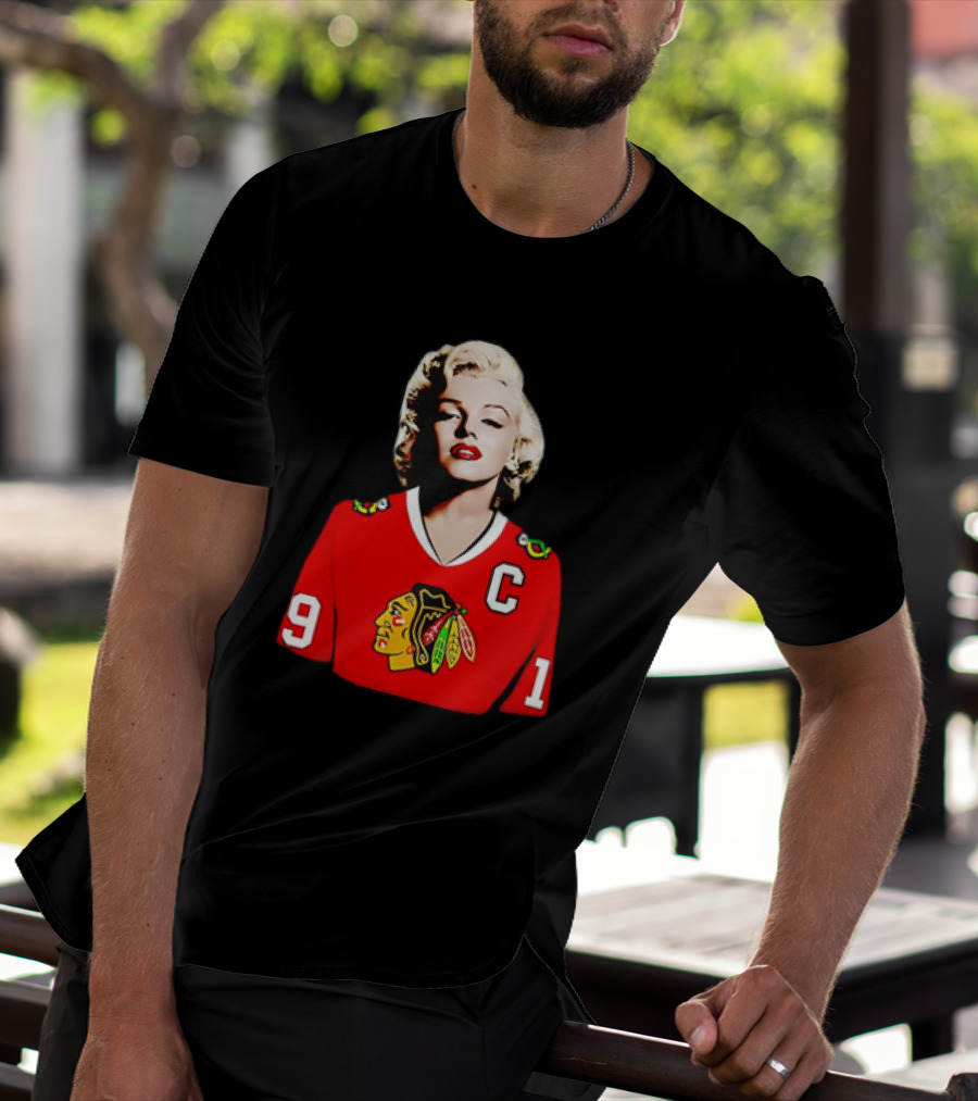 Marilyn Monroe Chicago Blackhawks Jonathan Toews Jersey T-Shirt