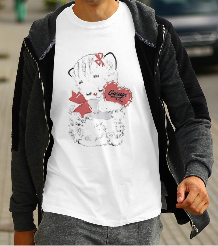 Cute Cat Holding Heart Garage Text T-Shirt