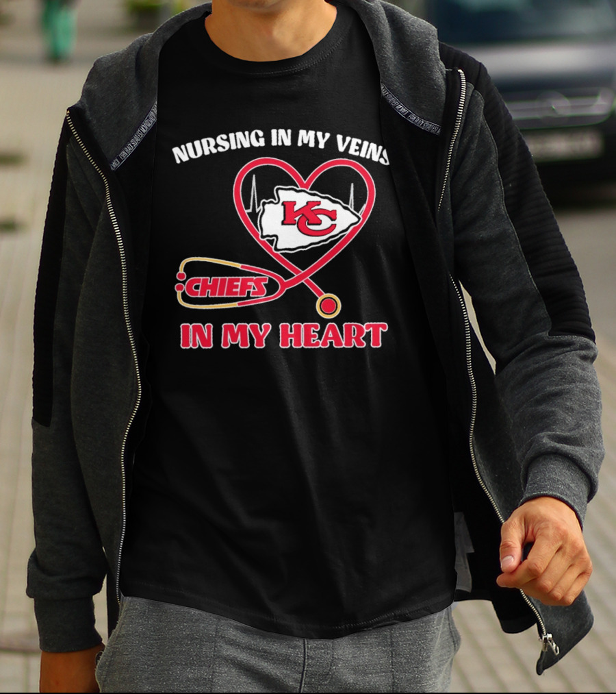 Nursing In My Veins Chiefs In My Heart KC Logo Heartbeat Stethoscope T-Shirt