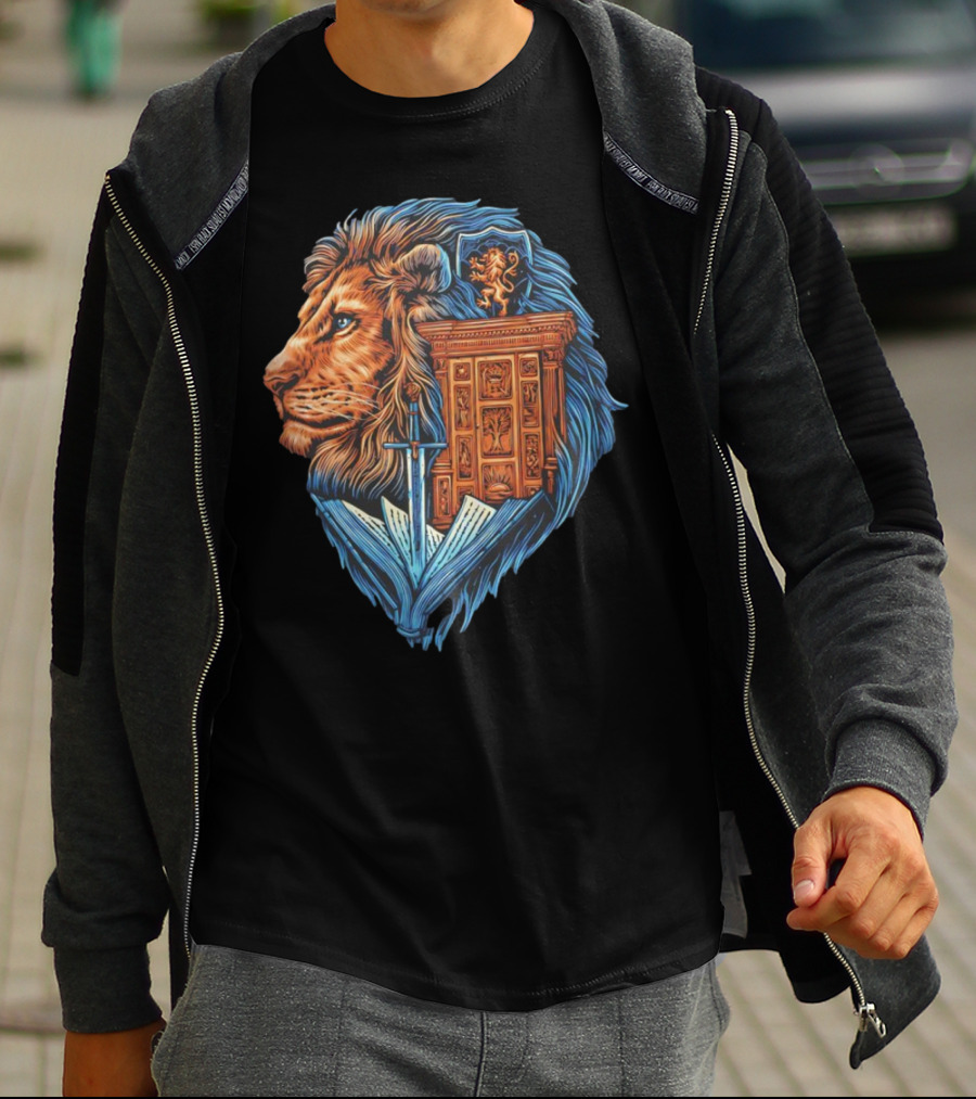 C.S. Lewis’ The Chronicles Of Narnia The Lion The Witch And The Wardrobe Love And Fantasy T-Shirt