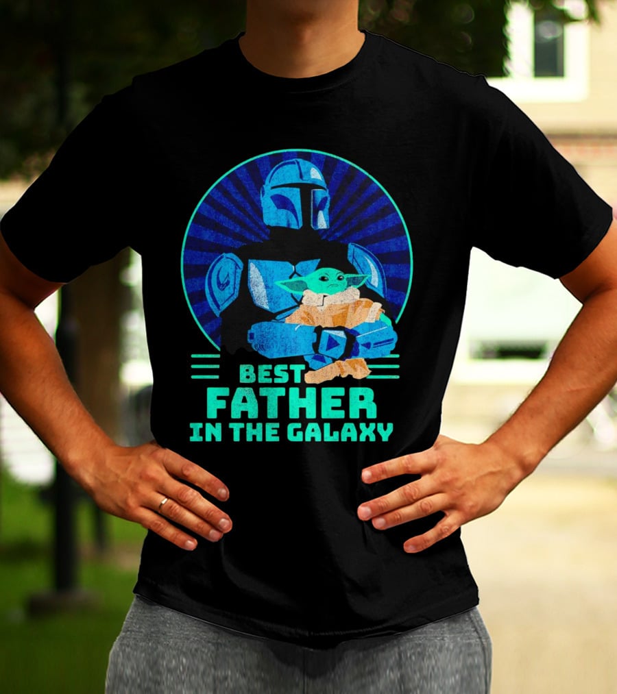 Best Father In The Galaxy Mandalorian Hug Baby Yoda T-Shirt