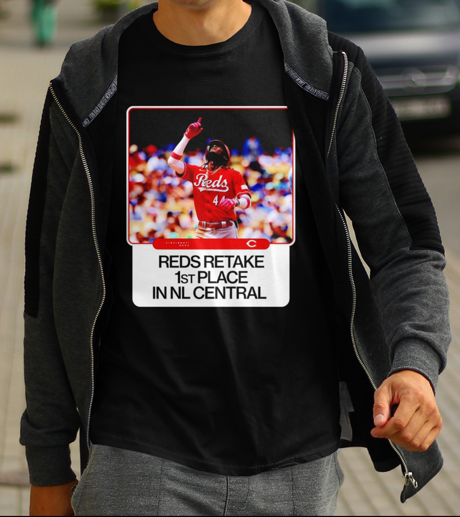 Cincinnati Reds Retake 1st Place In NL Central Elly De La Cruz T-Shirt