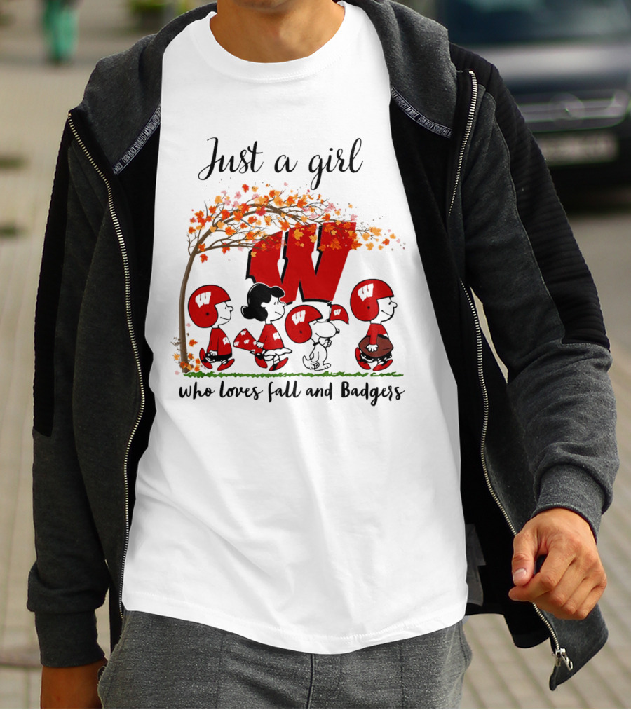 Just A Girl Who Loves Fall And Wisconsin Badgers Peanuts Cartoon T-Shirt