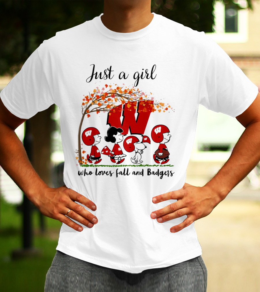 Just A Girl Who Loves Fall And Wisconsin Badgers Peanuts Cartoon T-Shirt