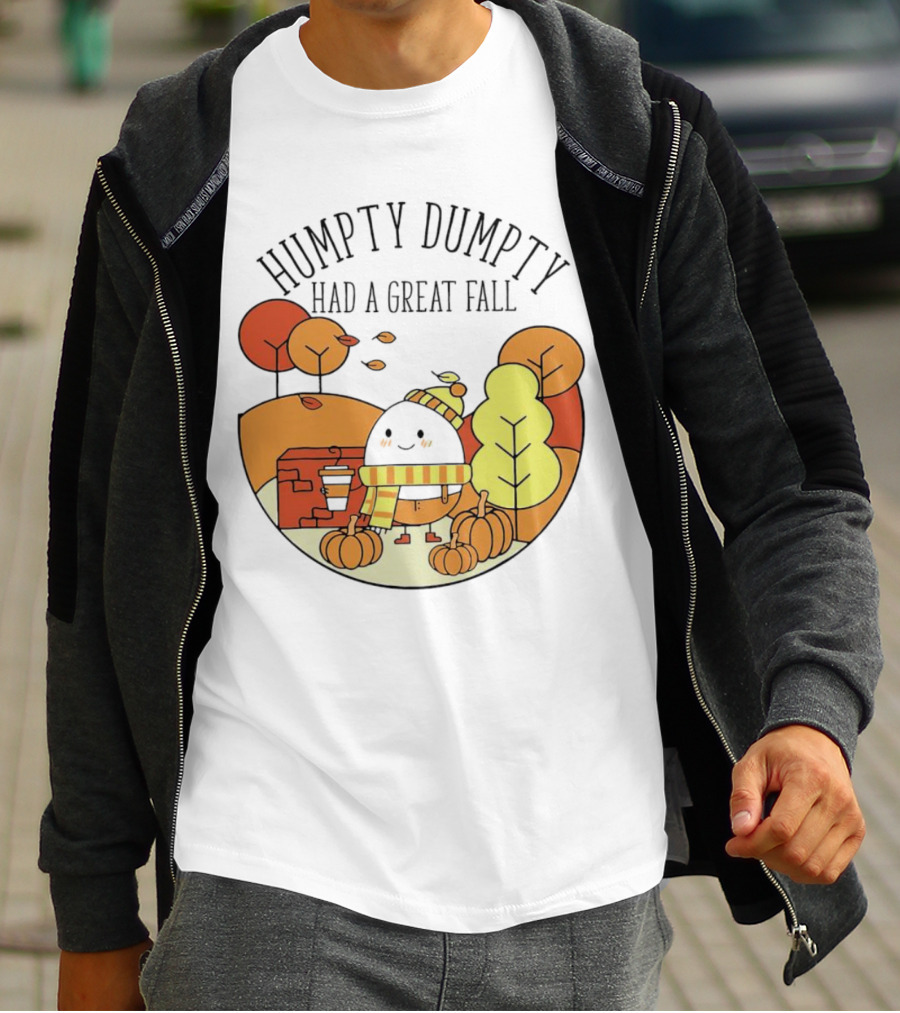 Humpty Dumpty Had A Great Fall Autumn Leaves Pumpkin Scarf Cafe Scene T-Shirt