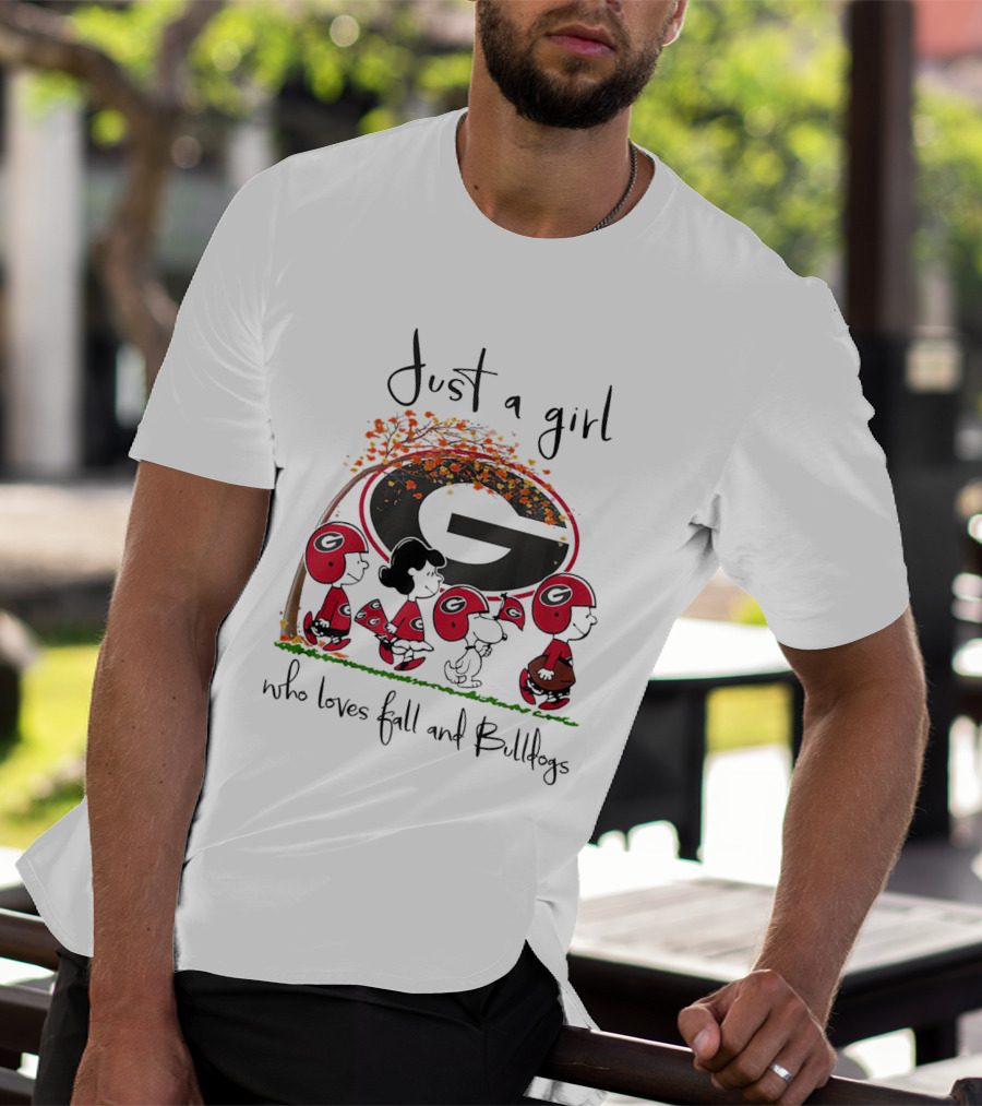 Just A Girl Who Loves Fall And Bulldogs Georgia Snoopy Football T-Shirt