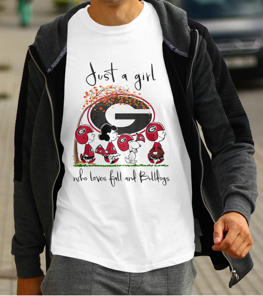 Just A Girl Who Loves Fall And Bulldogs Georgia Snoopy Football T-Shirt