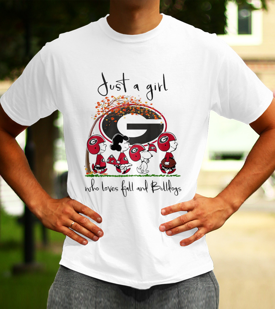 Just A Girl Who Loves Fall And Bulldogs Georgia Snoopy Football T-Shirt