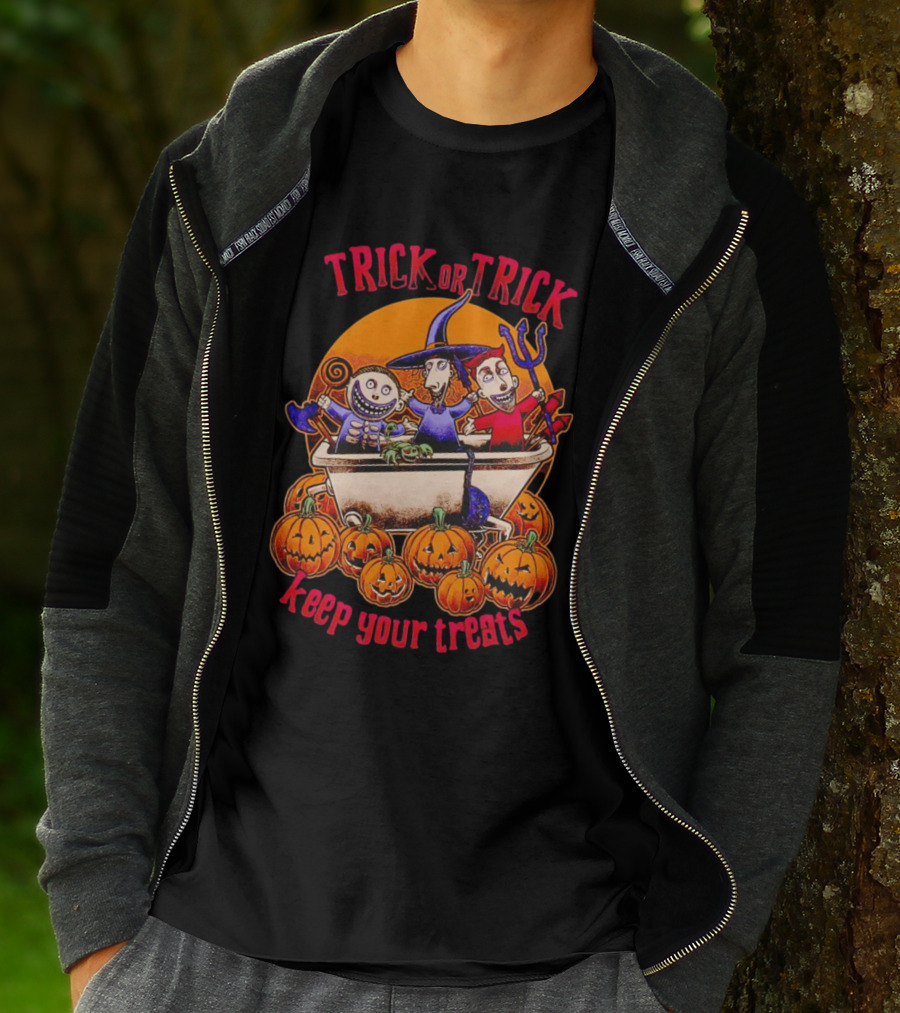 Trick Or Trick Keep Your Treats Halloween Pumpkin Characters In Bathtub T-Shirt