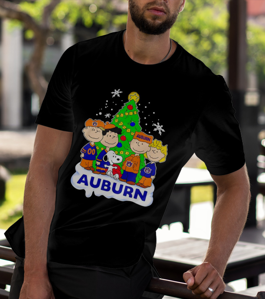 Peanuts Auburn Tigers Christmas Tree Charlie Brown Snoopy Lucy Linus T-Shirt