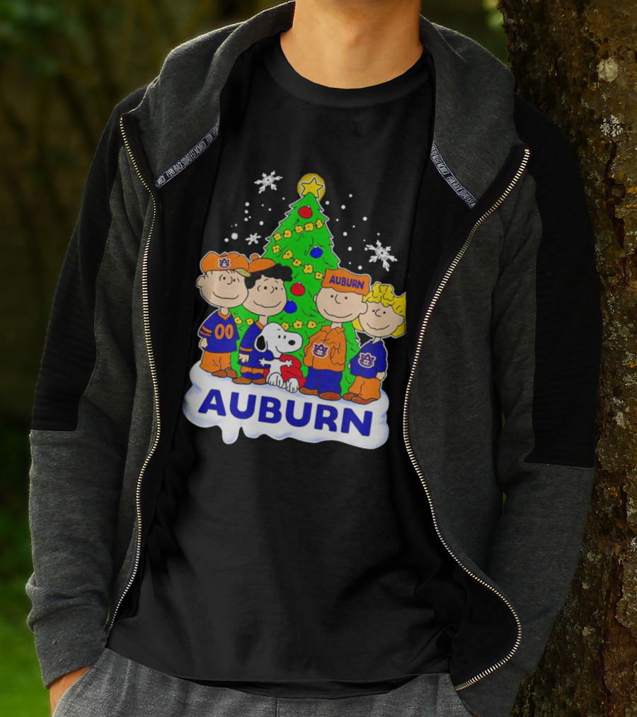 Peanuts Auburn Tigers Christmas Tree Charlie Brown Snoopy Lucy Linus T-Shirt