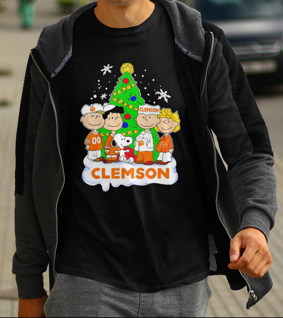 Clemson Christmas With Peanuts Gang And Festive Tree T-Shirt