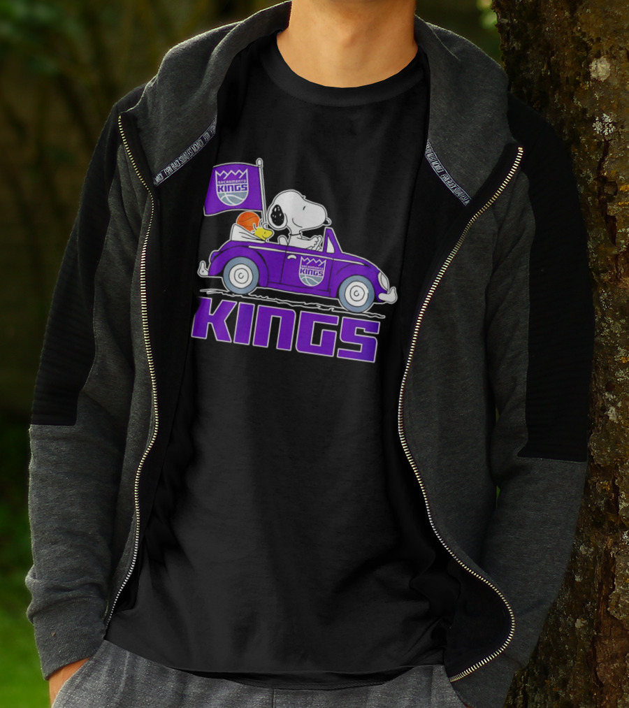 Sacramento Kings Snoopy Dog Driving Car With Flag And Basketball T-Shirt