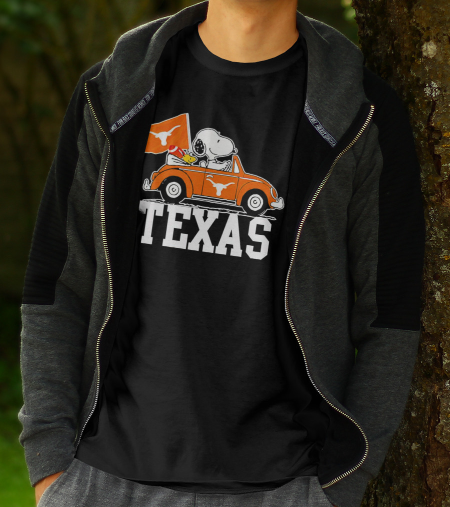 Snoopy Drives Car Texas Longhorns Flag T-Shirt