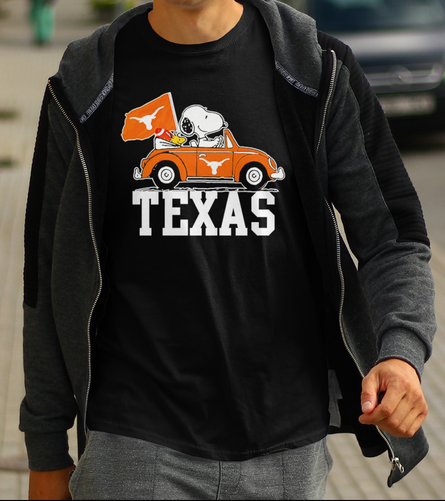 Snoopy Drives Car Texas Longhorns Flag T-Shirt