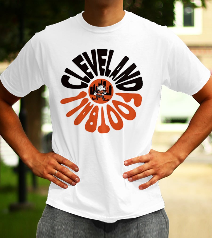 Cleveland Browns Football Retro Logo With Elf And Skyline T-Shirt