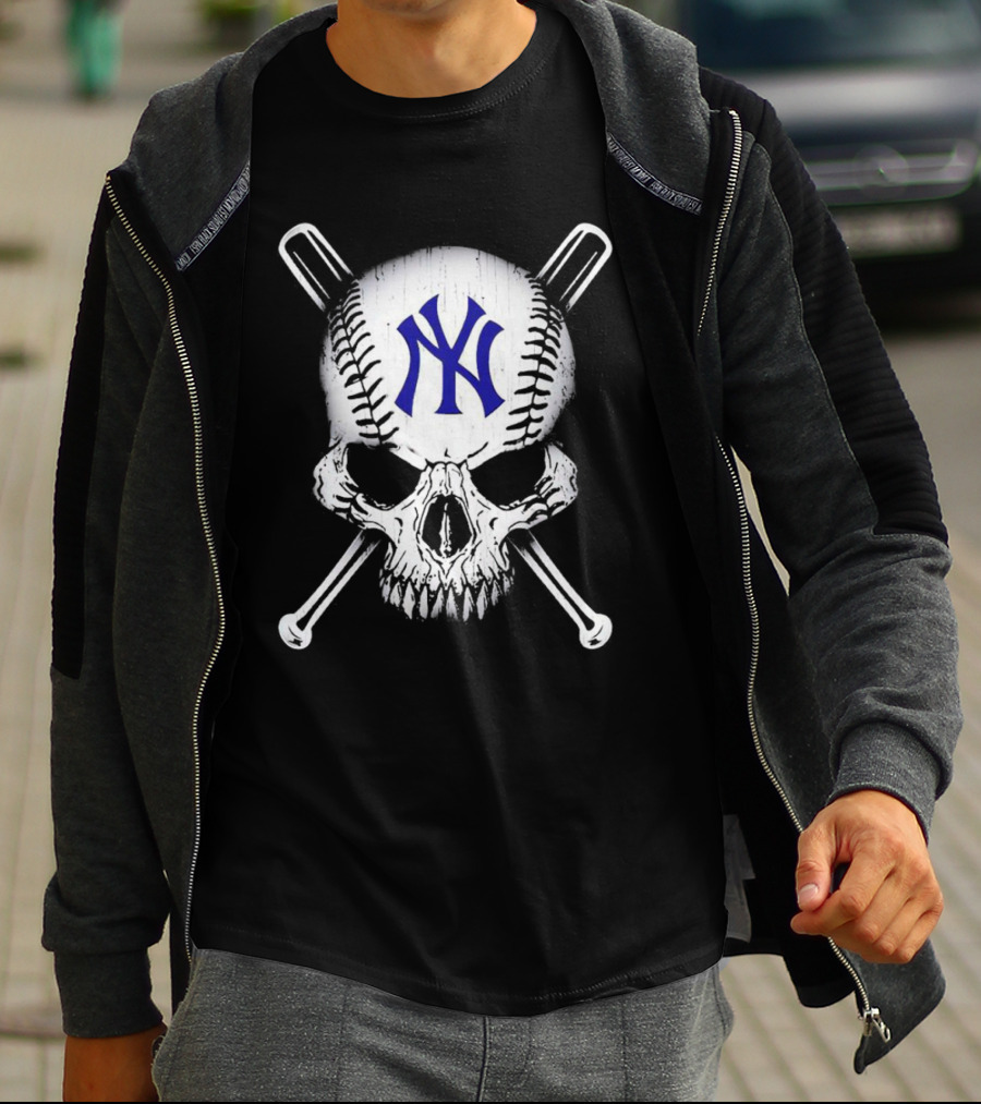 New York Yankees Skull Halloween Baseball Bat Crossbones T-Shirt