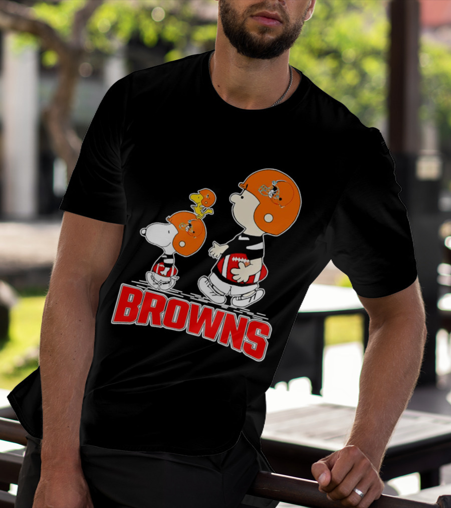 Browns Snoopy Charlie Brown Woodstock Football Helmets T-Shirt