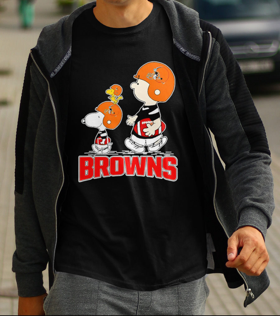 Browns Snoopy Charlie Brown Woodstock Football Helmets T-Shirt