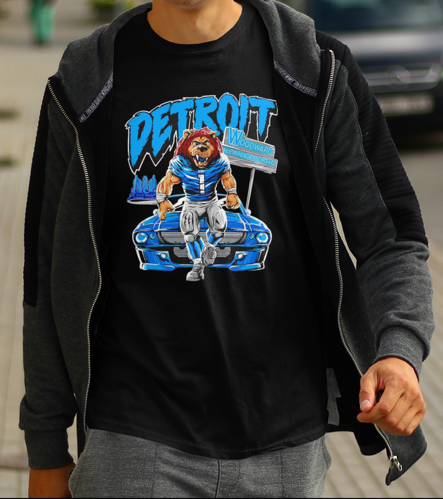 Detroit Lions Woodward All American Road Lion With Car And Cityscape T-Shirt