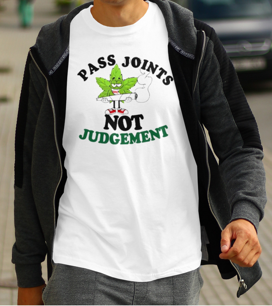 PASS JOINTS NOT JUDGEMENT Cartoon Leaf Holding Joint T-Shirt