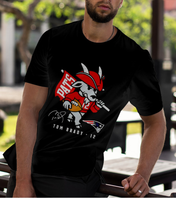 New England Patriots PATS Tom Brady 12 GOAT Logo Illustrative Character T-Shirt