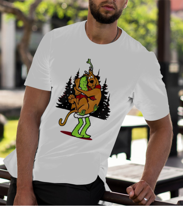 Grinch Scooby-Doo Shaggy Hug Funny Christmas Scene T-Shirt