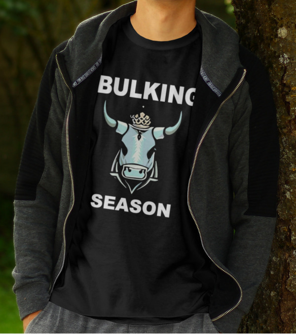 Bulking Season Gymbros Bull Crown T-Shirt