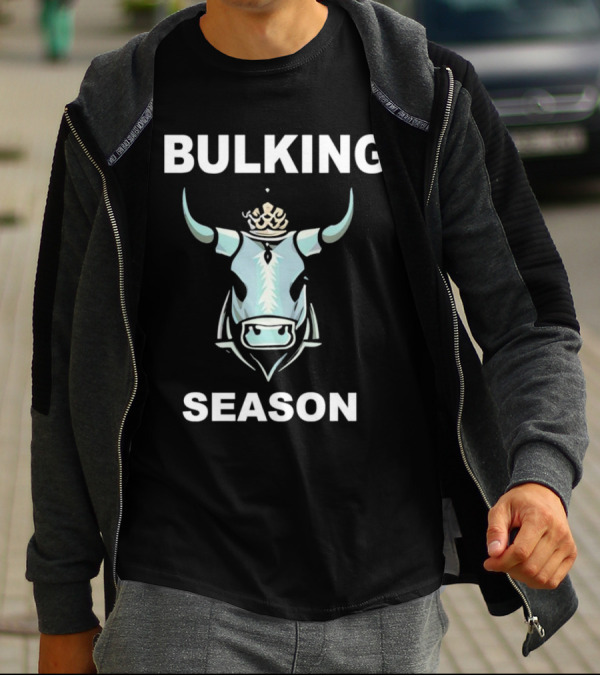 Bulking Season Gymbros Bull Crown T-Shirt
