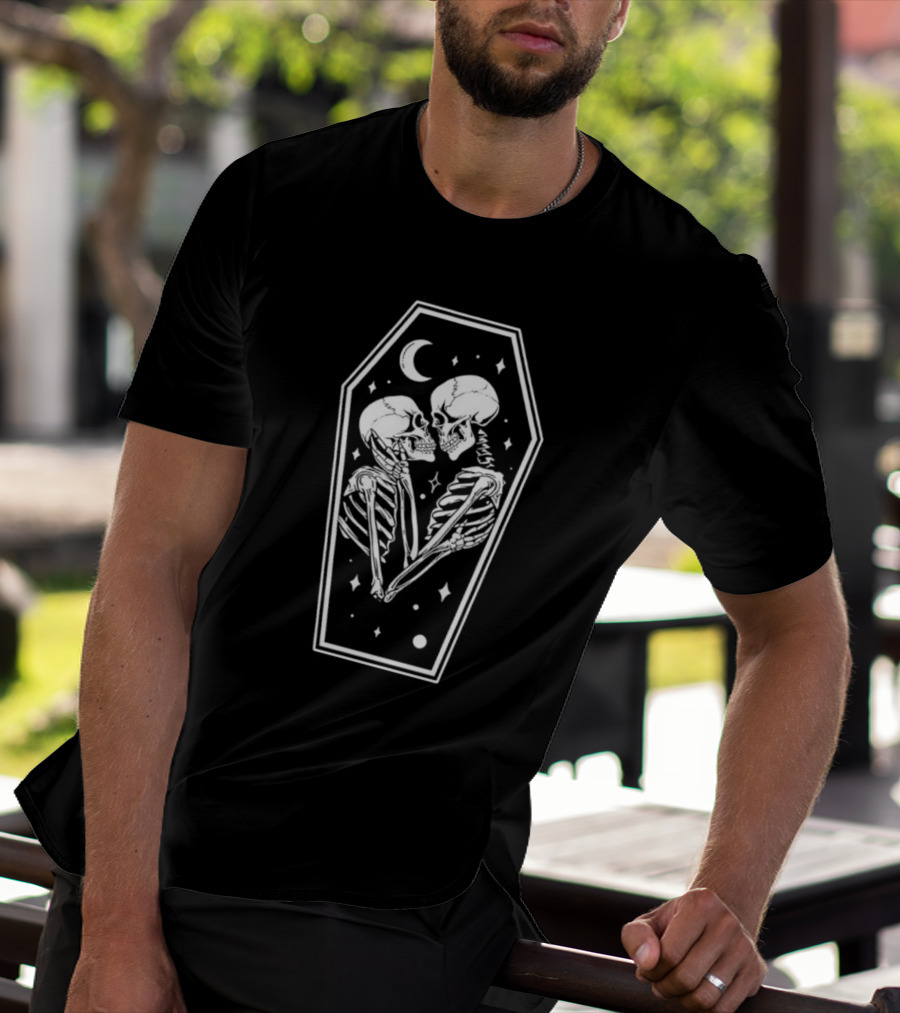 Skeletons Embracing In Coffin Tarot Card T-Shirt