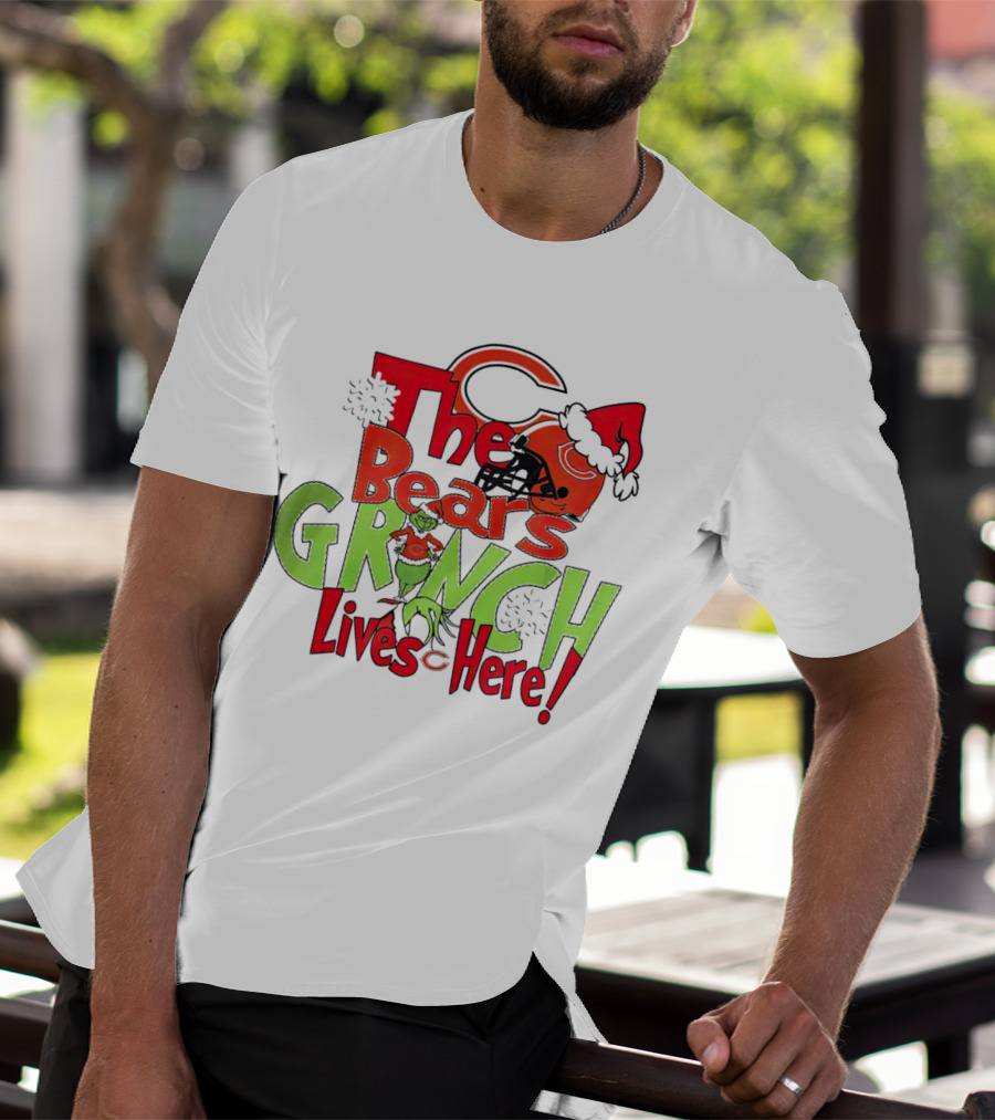 Chicago Bears Grinch Lives Here Christmas Football T-Shirt