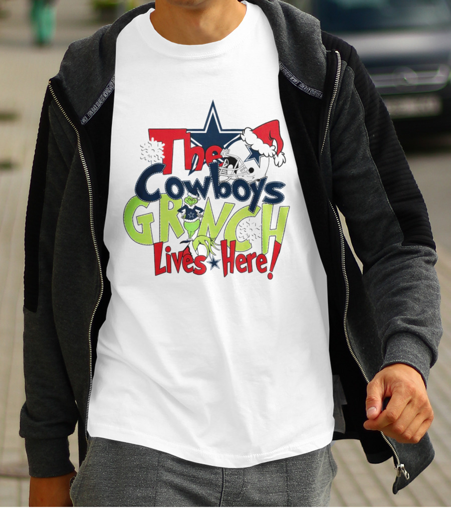 The Dallas Cowboys Grinch Lives Here Christmas T-Shirt