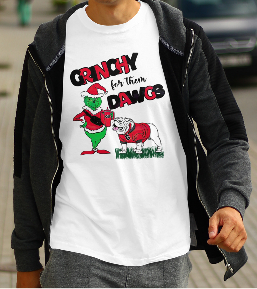 Grinchy For Them Dawgs Georgia Bulldogs Football Christmas Grinch Holding Drink And Bulldog Wearing Red T-Shirt