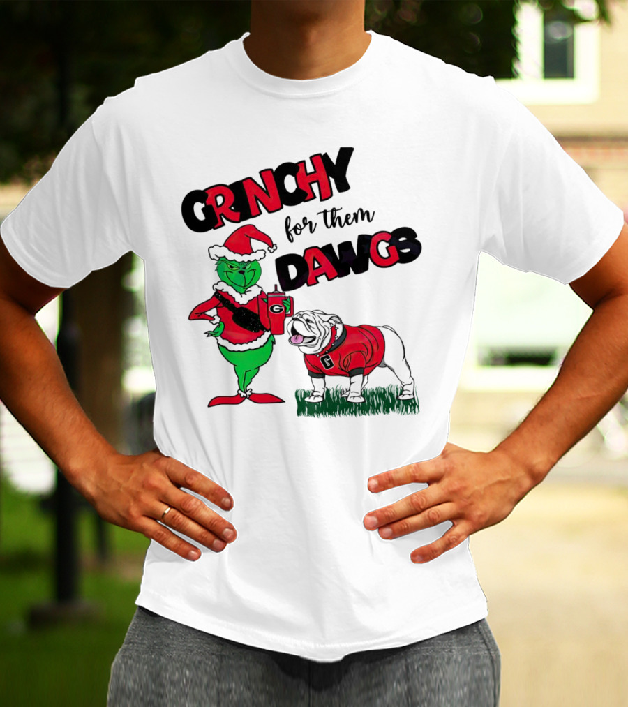 Grinchy For Them Dawgs Georgia Bulldogs Football Christmas Grinch Holding Drink And Bulldog Wearing Red T-Shirt