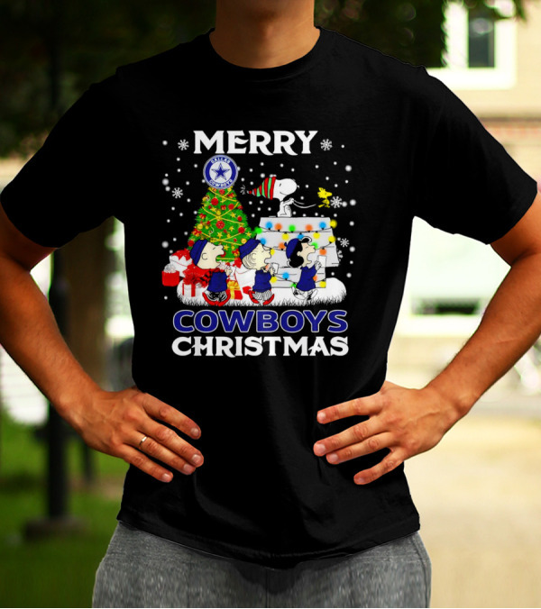 Merry Dallas Cowboys Peanuts Characters Christmas T-Shirt