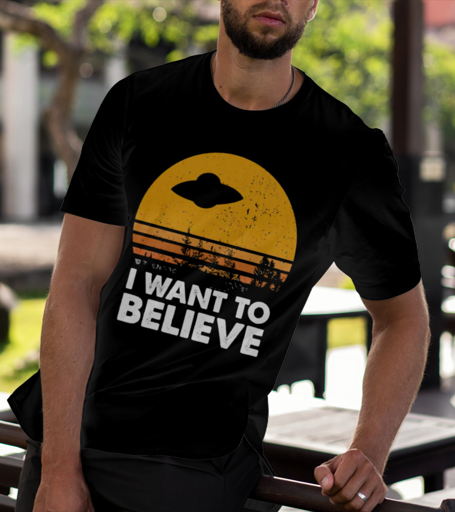 I Want To Believe Alien UFO Vintage Sunset T-Shirt