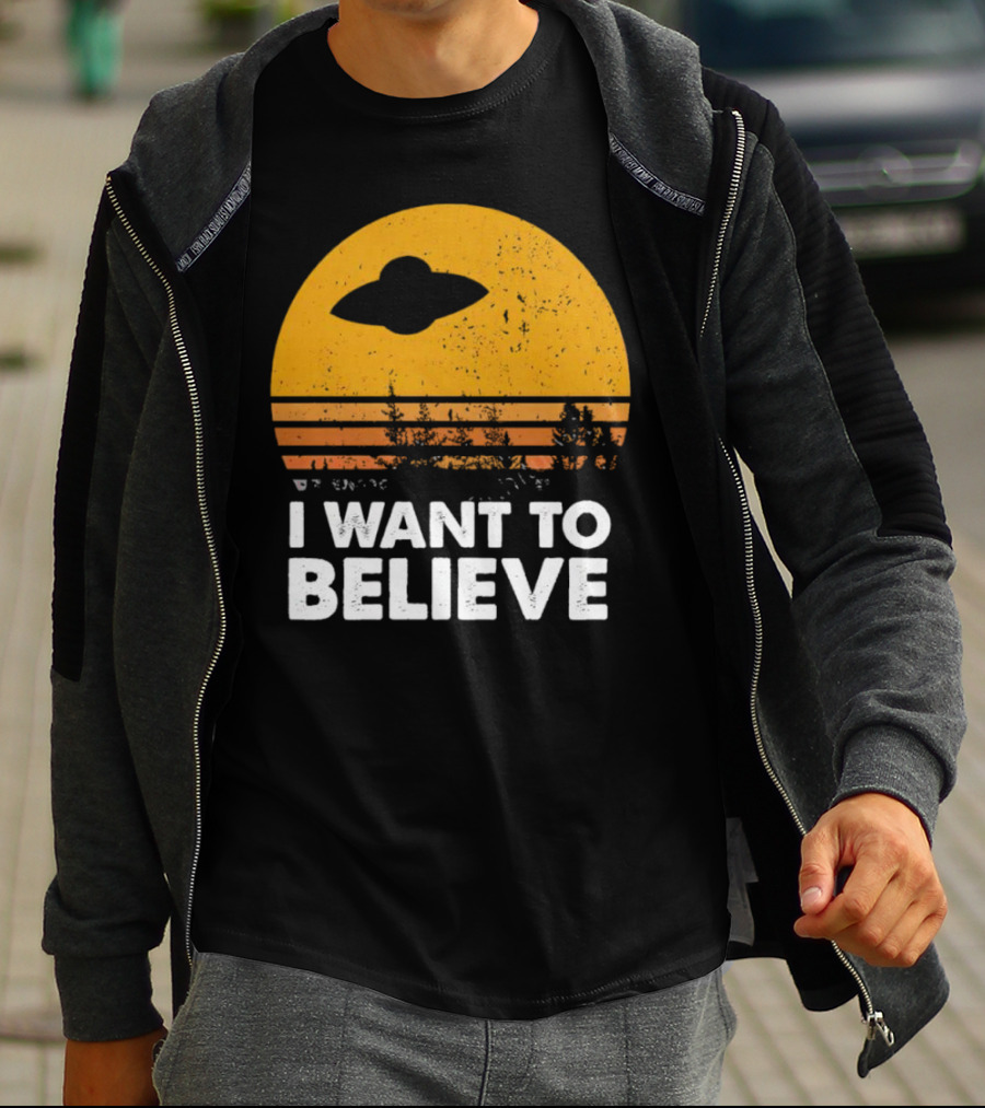 I Want To Believe Alien UFO Vintage Sunset T-Shirt