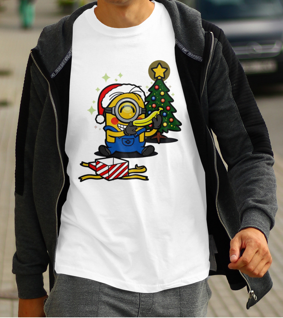 Minion Santa Hat With Banana Christmas Tree And Gift Box T-Shirt
