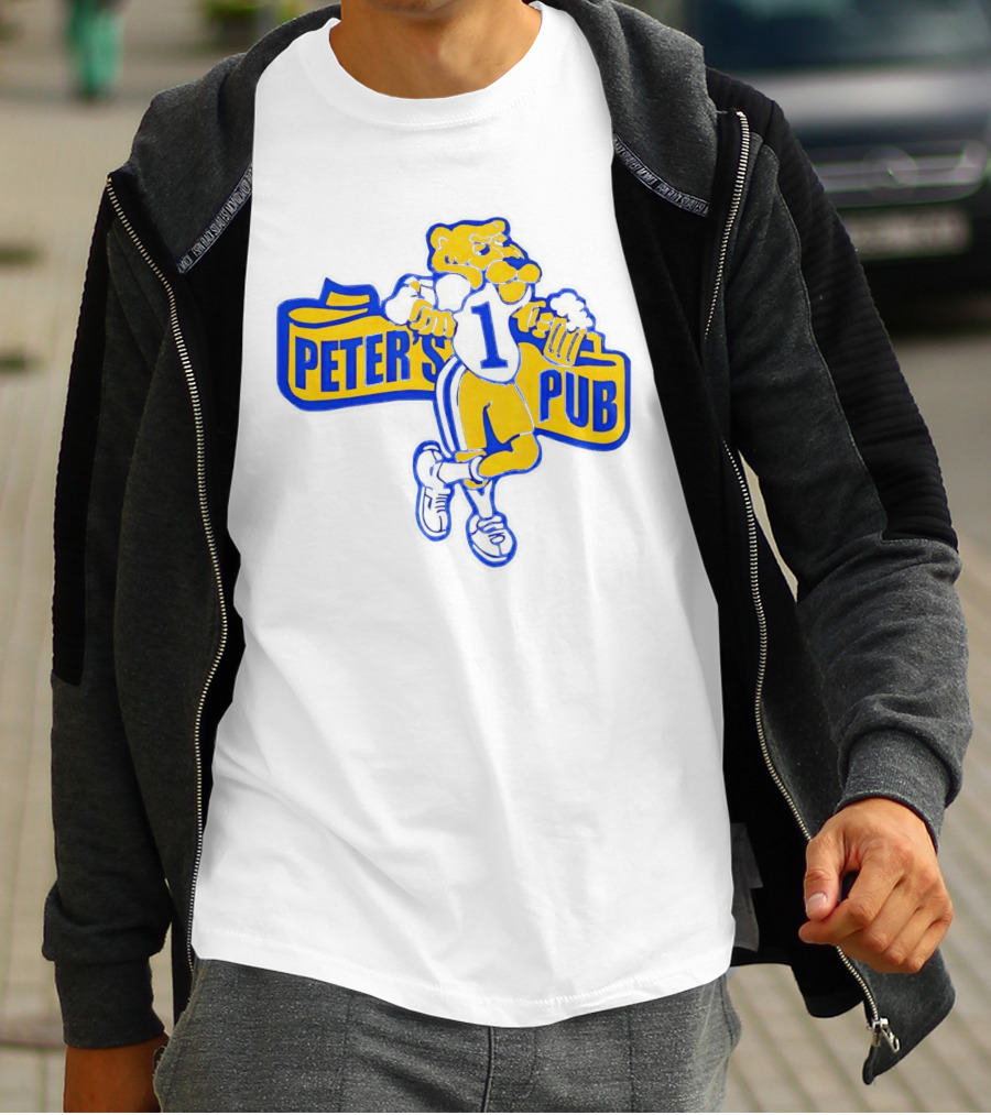 Peter's Pub Pittsburgh Mascot Holding Steins T-Shirt