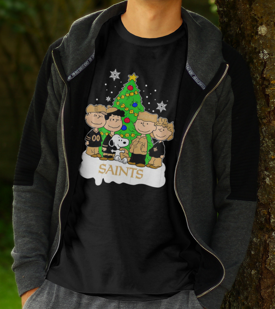 Peanuts Christmas New Orleans Saints Characters With Tree T-Shirt