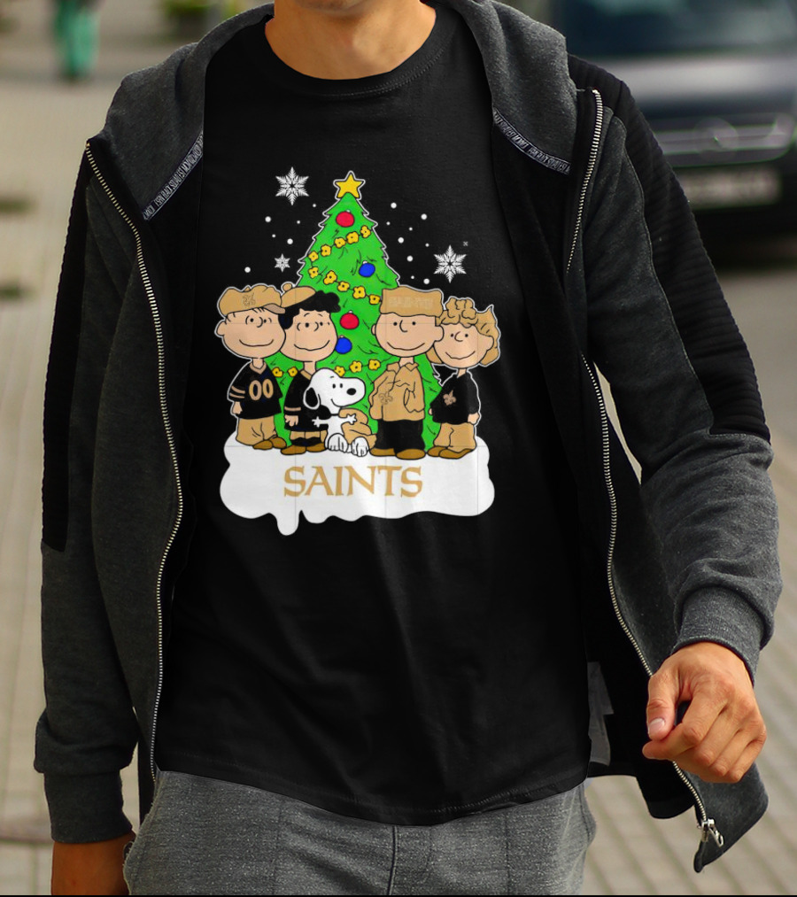 Peanuts Christmas New Orleans Saints Characters With Tree T-Shirt