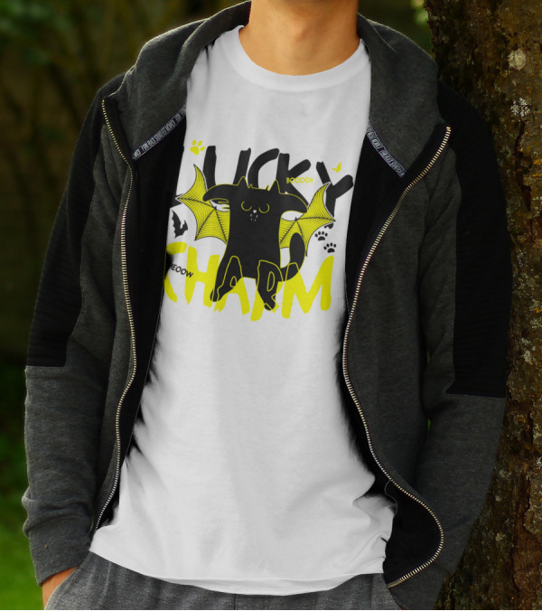 Lucky Charm Booo Meoow Bat Cat Halloween Paws T-Shirt