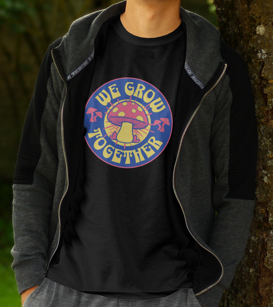 WE GROW TOGETHER Mushroom Psychedelic Retro Circle Badge T-Shirt