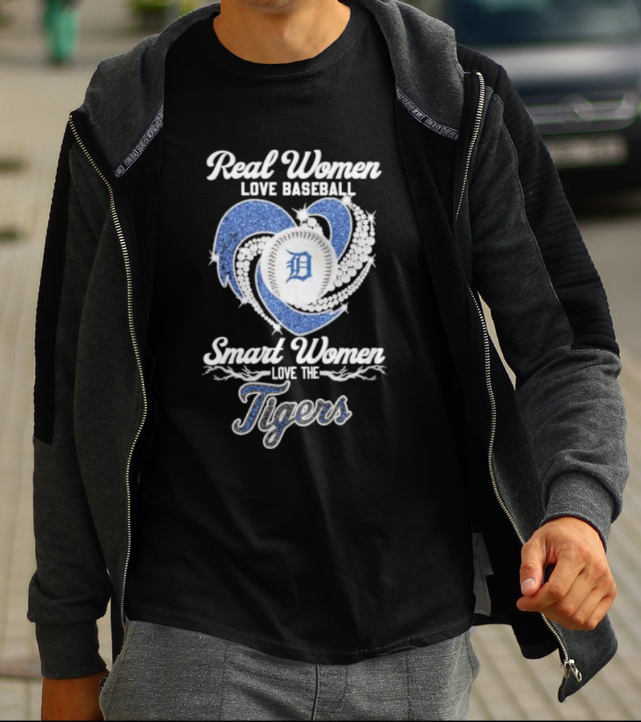 Real Women Love Baseball Smart Women Love The Detroit Tigers T-Shirt