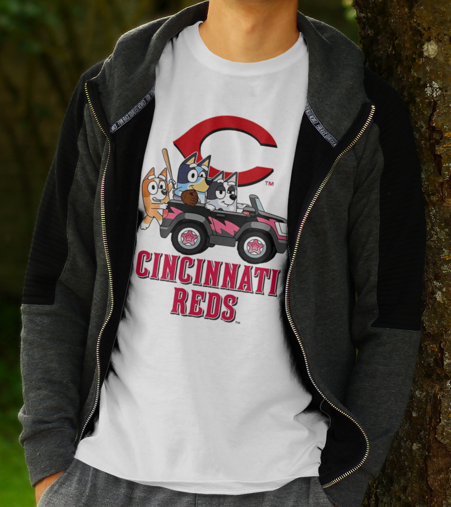 Cincinnati Reds Bandit Chilli Aunt Trixie Heeler Jeep T-Shirt