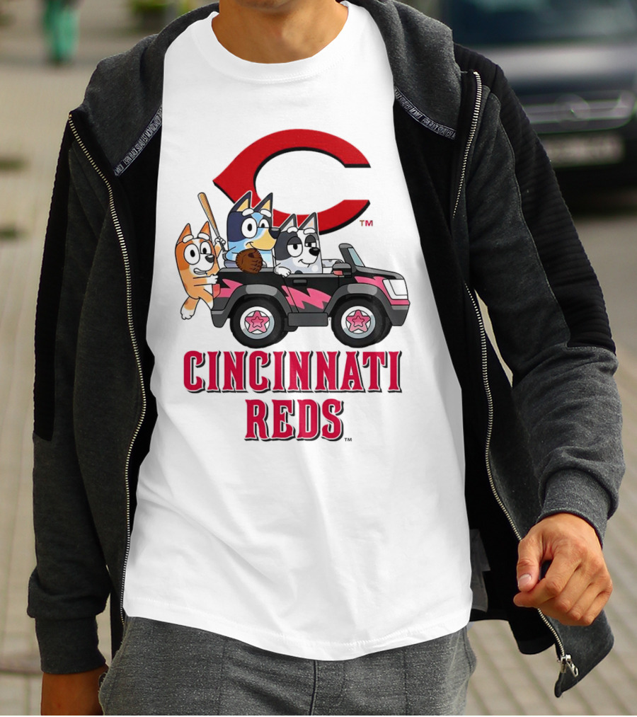 Cincinnati Reds Bandit Chilli Aunt Trixie Heeler Jeep T-Shirt