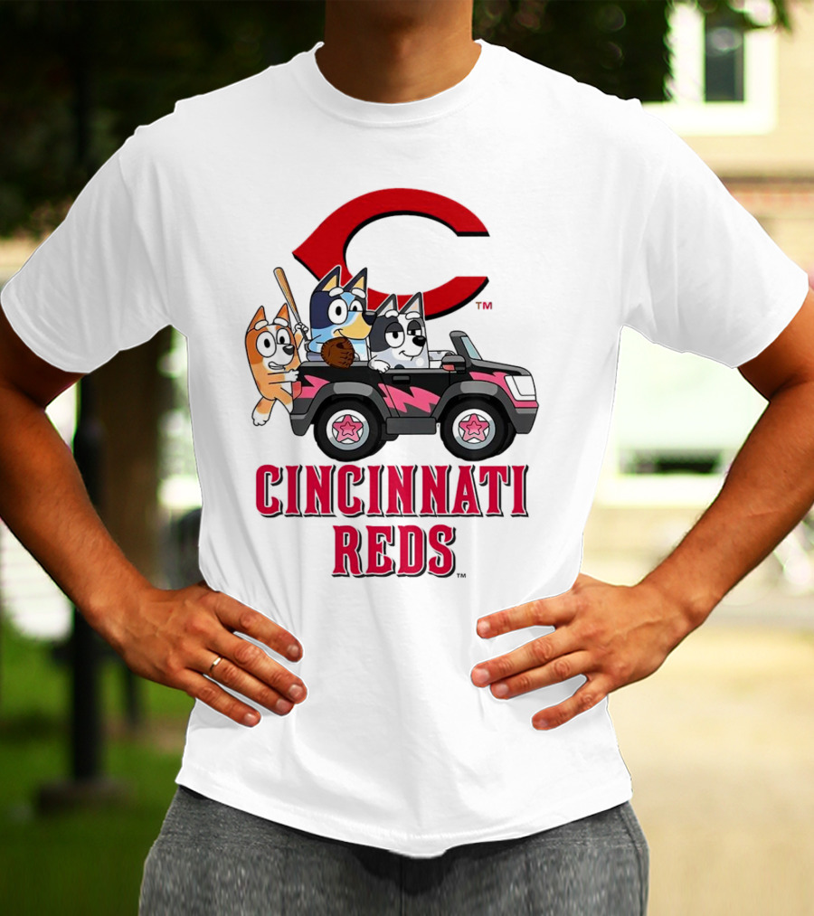 Cincinnati Reds Bandit Chilli Aunt Trixie Heeler Jeep T-Shirt