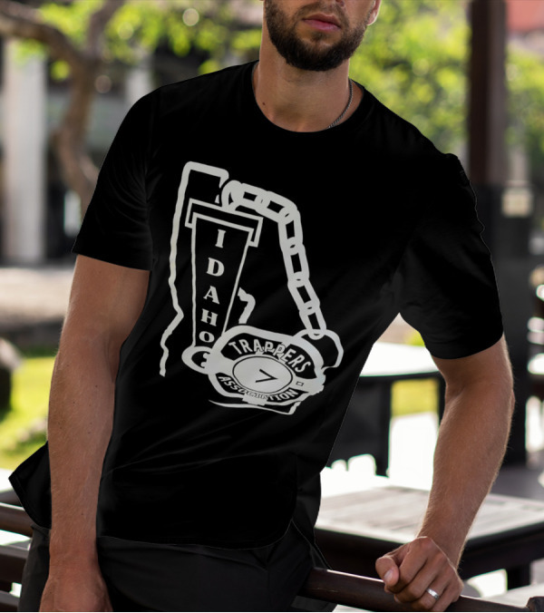 Idaho Trappers Association Logo With Trapper Symbol And Chain T-Shirt