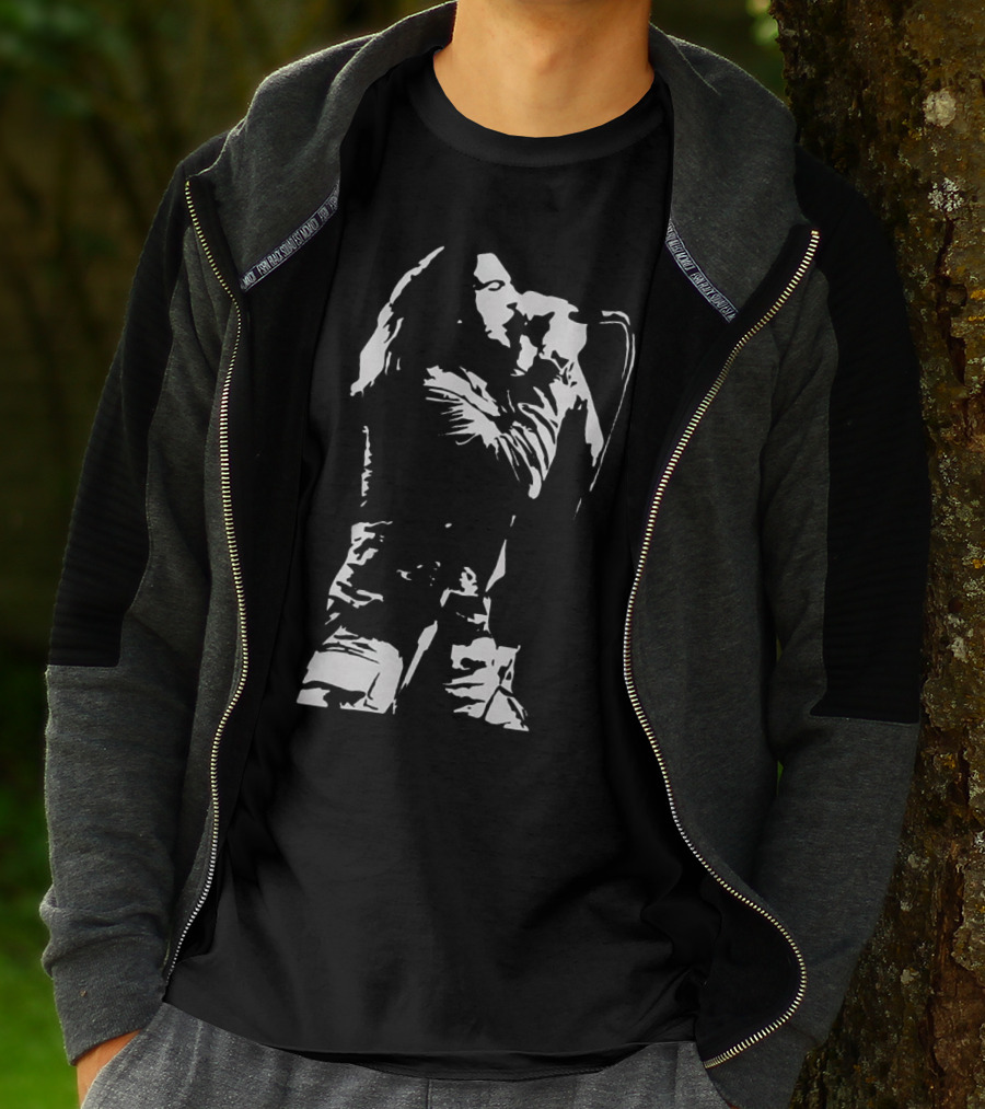 Eddie Vedder Pearl Jam Mic Performance T-Shirt