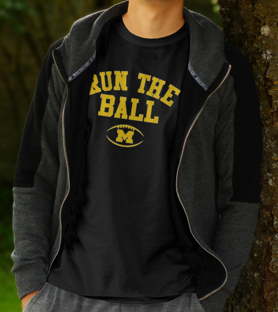 Run The Ball Michigan Wolverines Football M T-Shirt